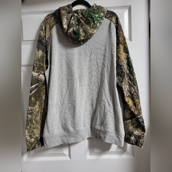 Realtree-Men's Gray and Camouflage Hoodie- Size XXL - Picture 2 of 4